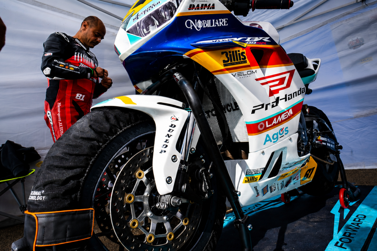 montre-velom-sport-moto-gp-klint-forward-ndm